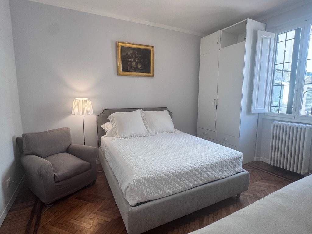 Florence Favorite - Image 21