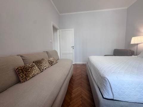 Florence Favorite - Image 22