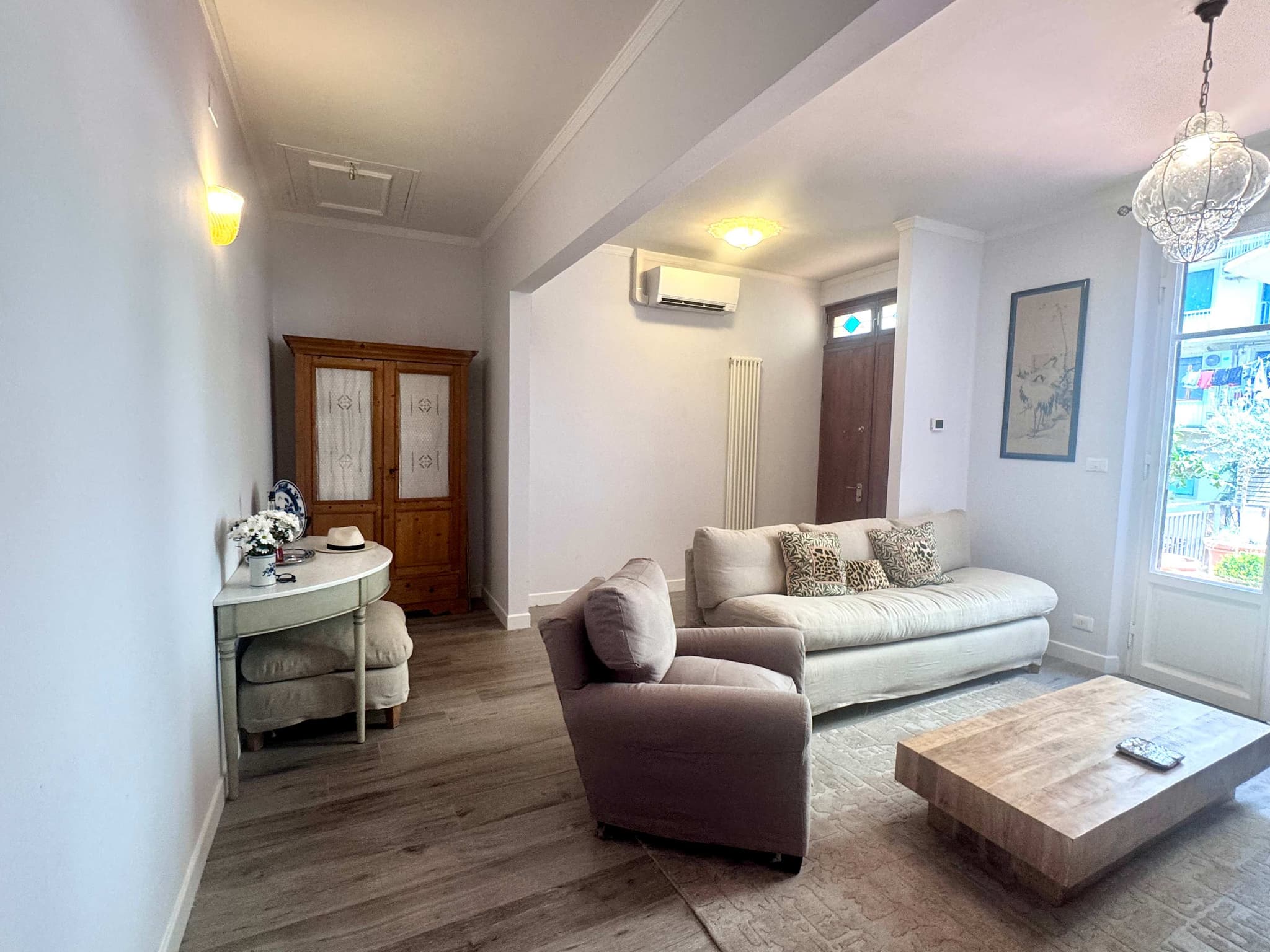 Florence Favorite - Image 11