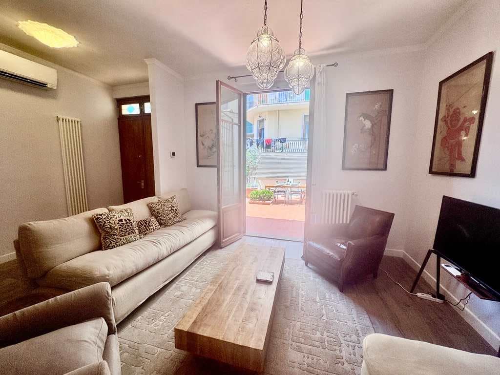 Florence Favorite - Image 10