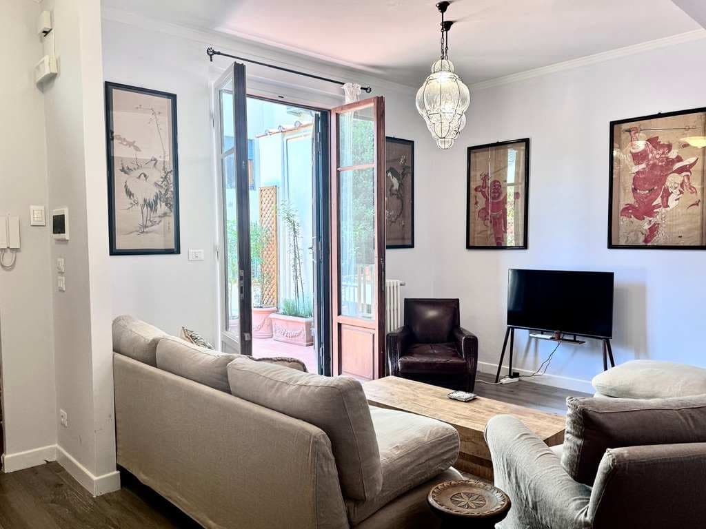 Florence Favorite - Image 9