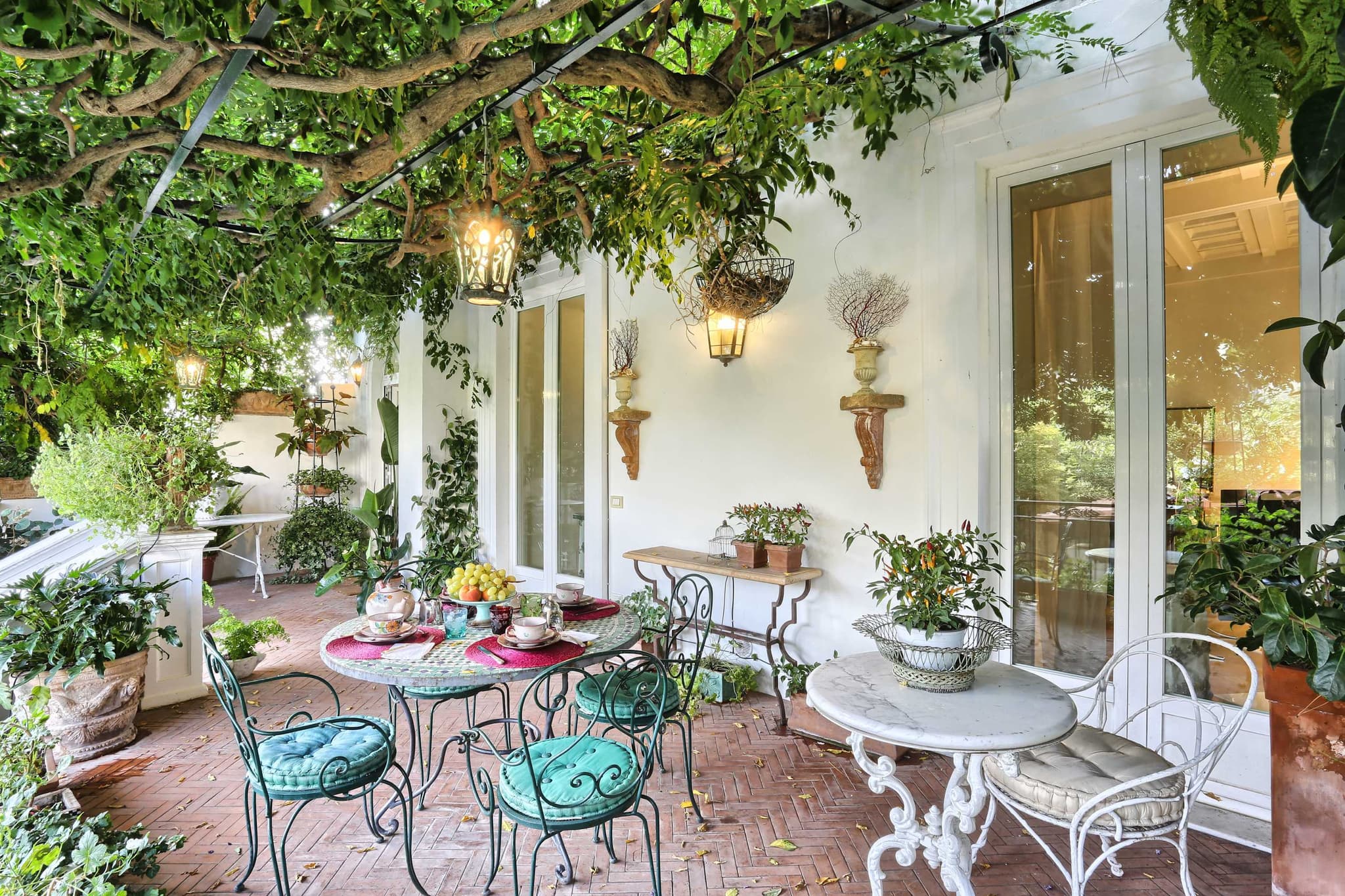 Sorrento La Di Da - Image 1