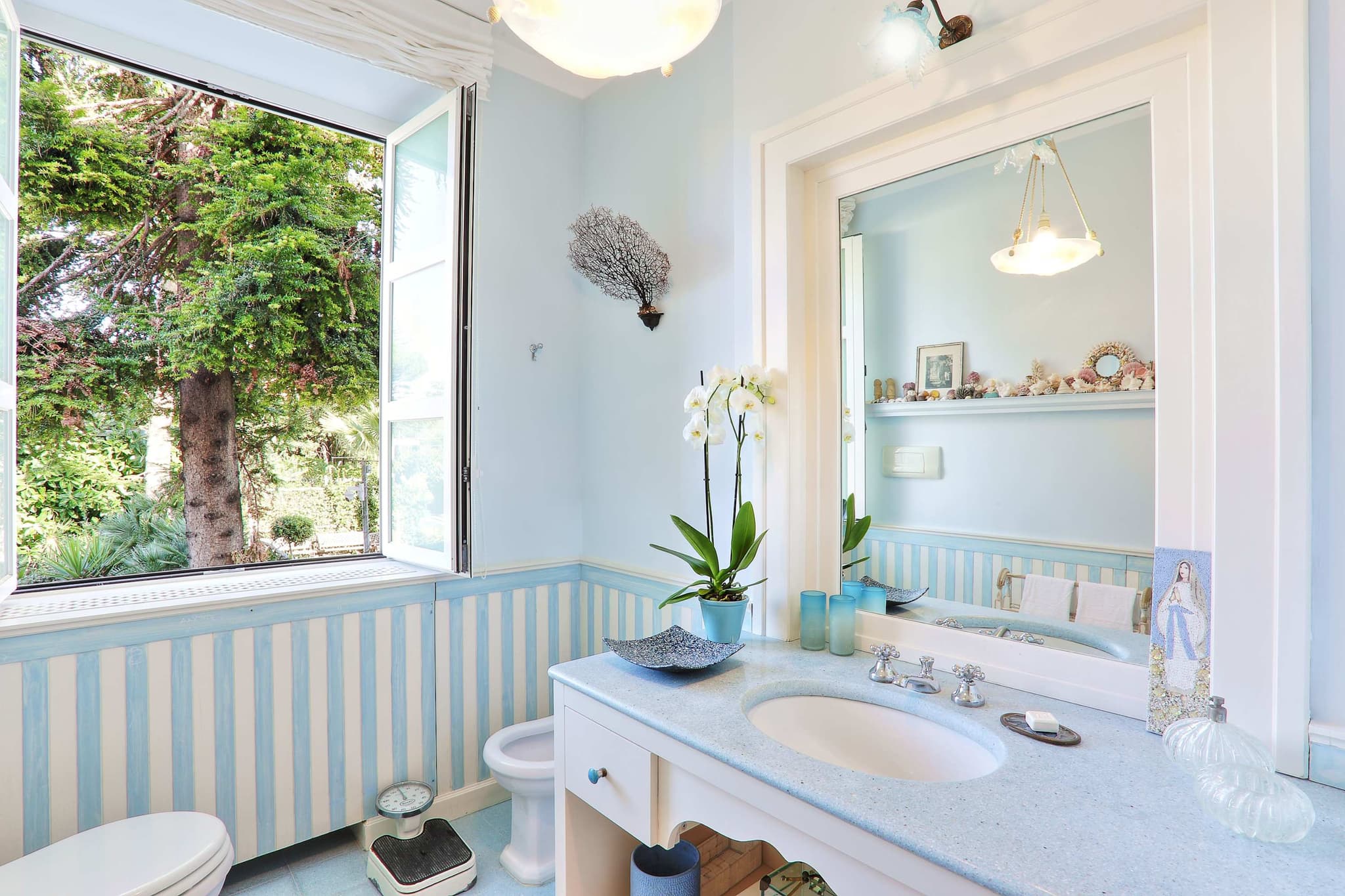 Sorrento La Di Da - Image 21