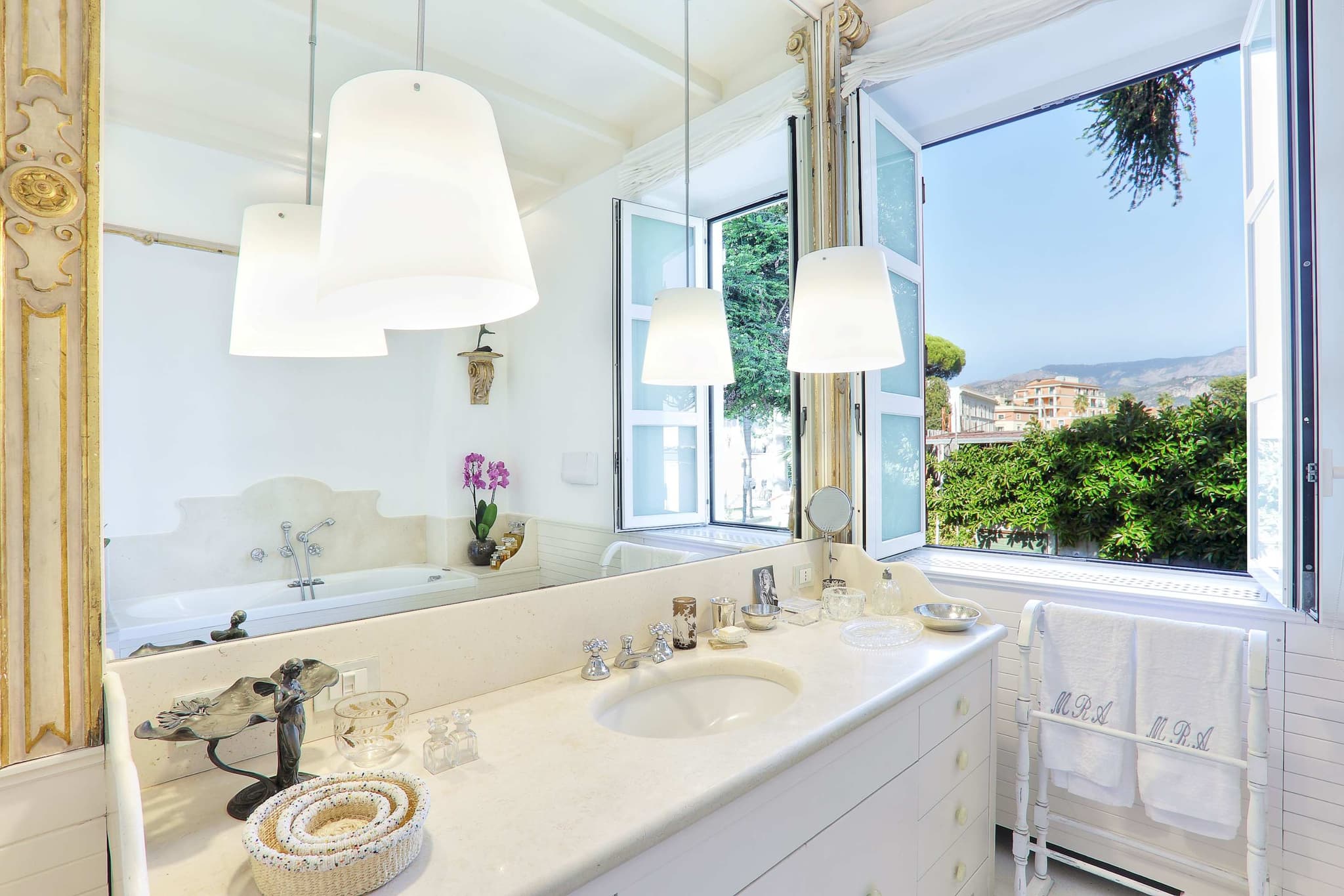 Sorrento La Di Da - Image 23